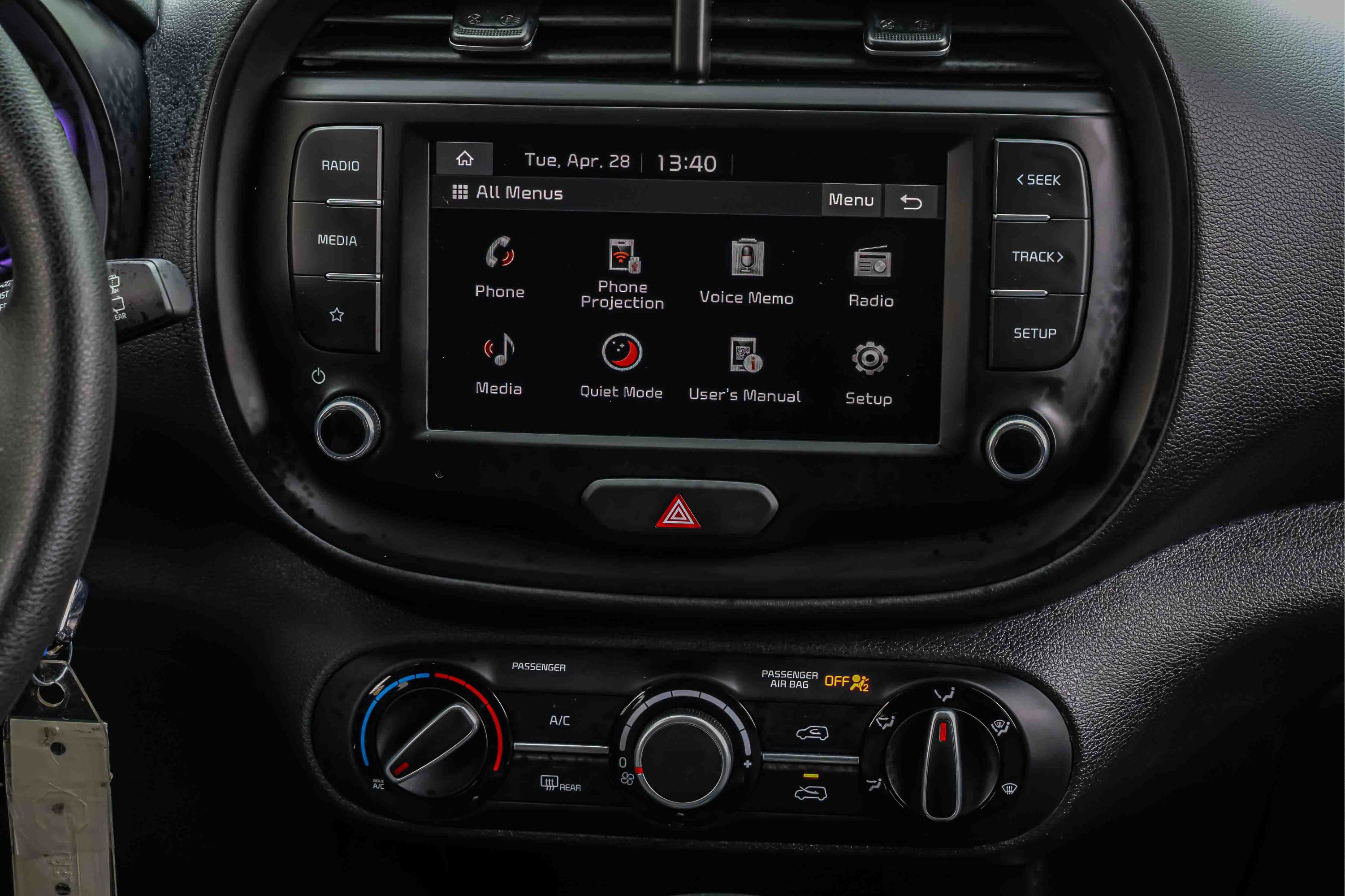 Certified 2025 Kia Soul LX w/ LX Technology Package FWD image 11