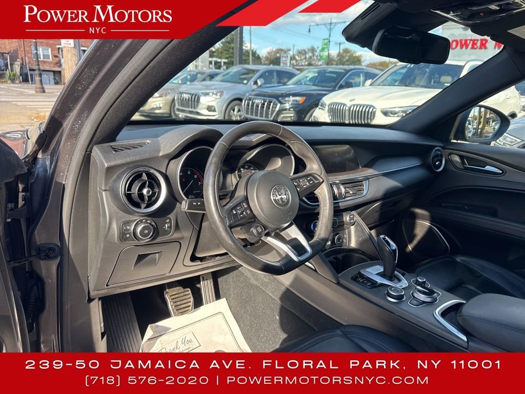Used 2023 Alfa Romeo Stelvio Ti image 30