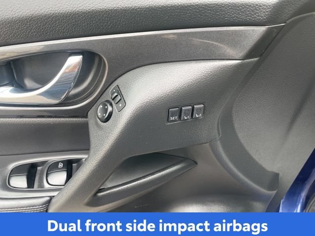 Used 2018 Nissan Rogue SV w/ Premium Package AWD/4WD image 18