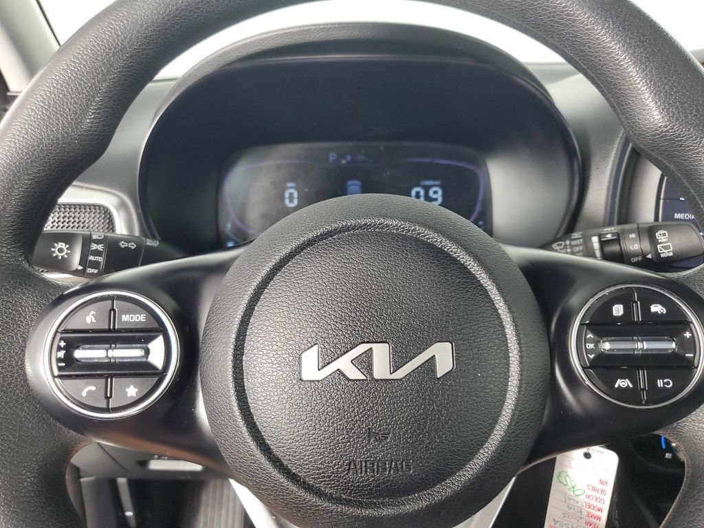 Used 2025 Kia Soul LX FWD image 22