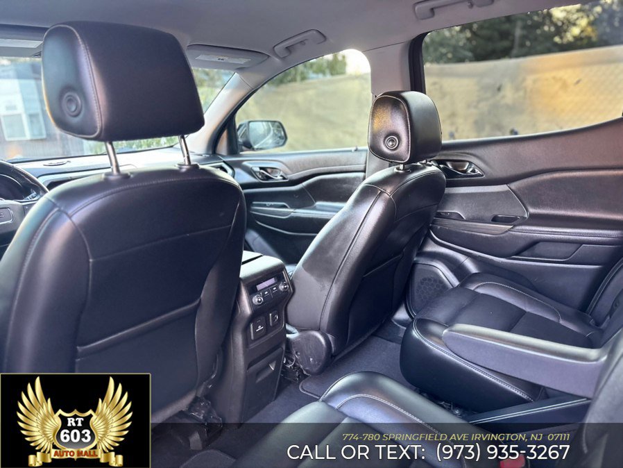 Used 2019 GMC Acadia SLT AWD/4WD image 8