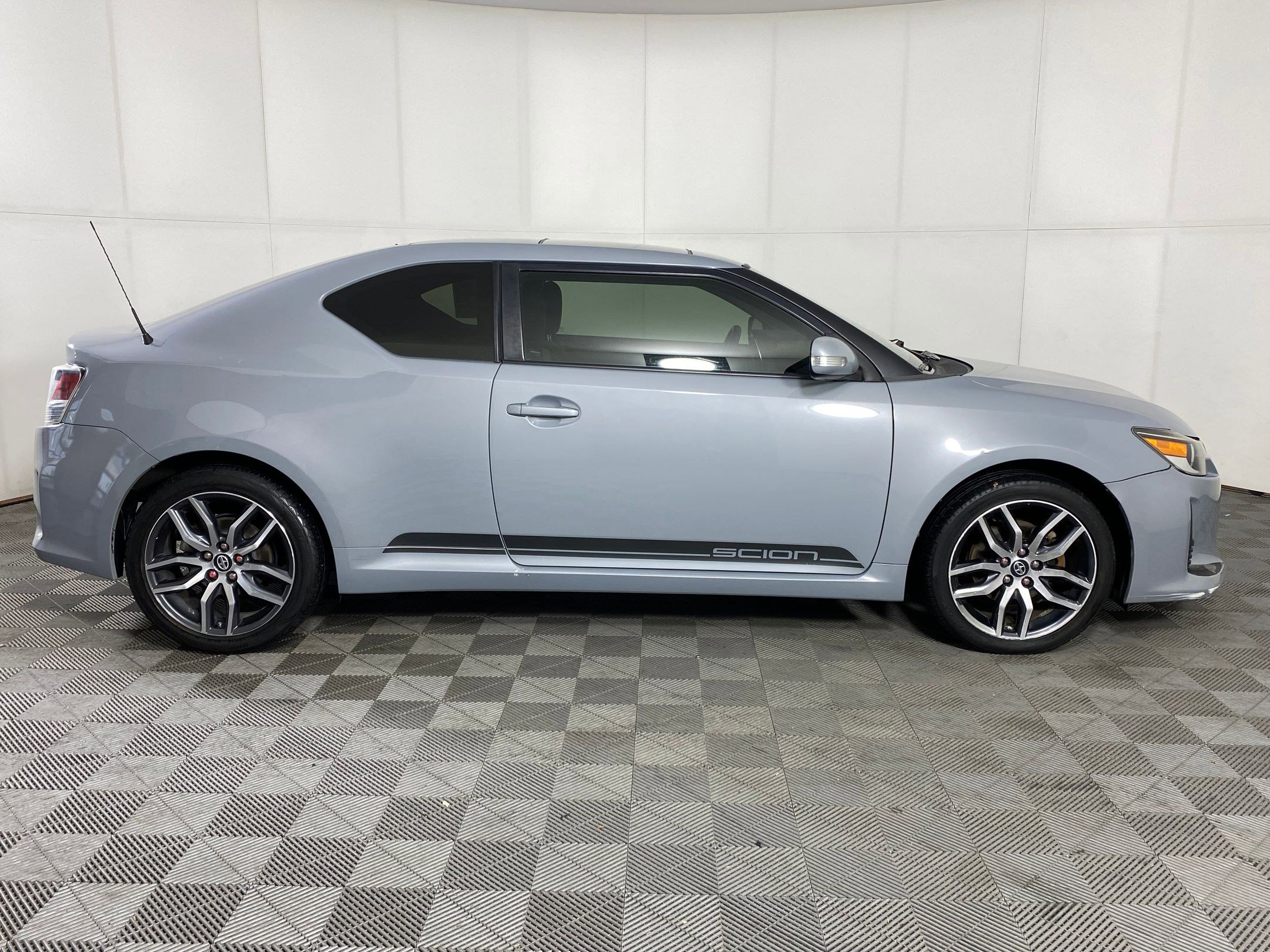 Used 2016 Scion tC image 8
