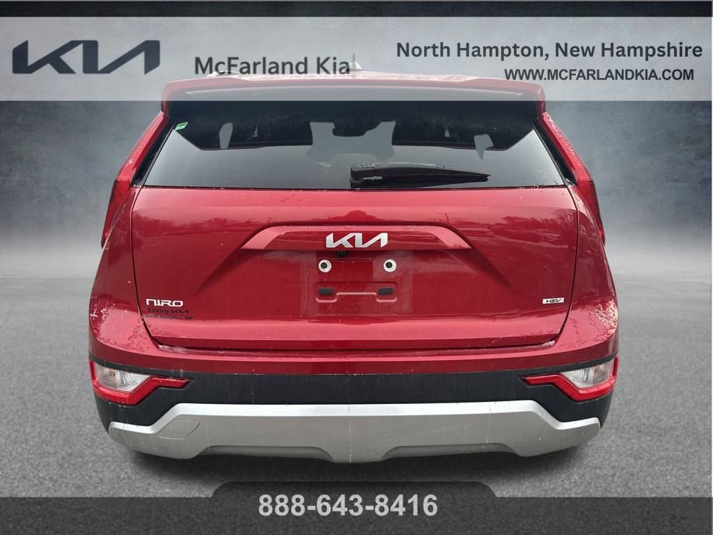 Used 2024 Kia Niro LX image 6