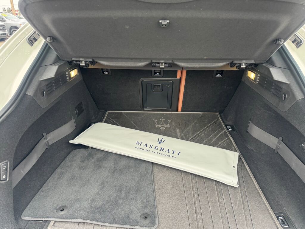 Used 2019 Maserati Levante image 17