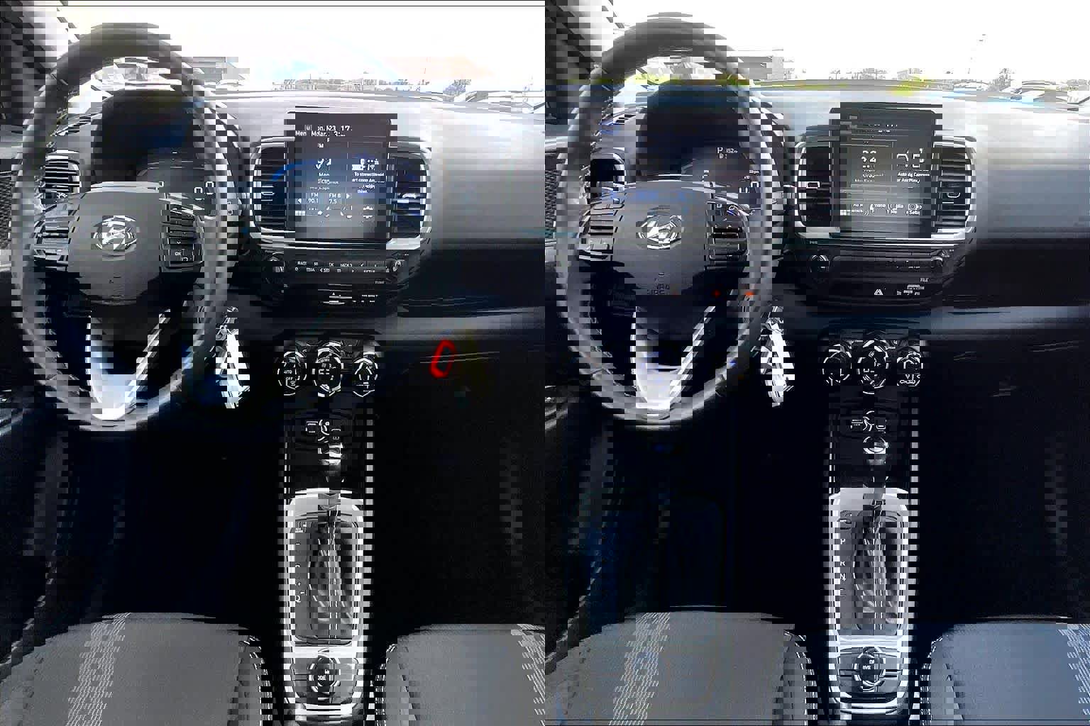 Used 2023 Hyundai Venue SEL image 14