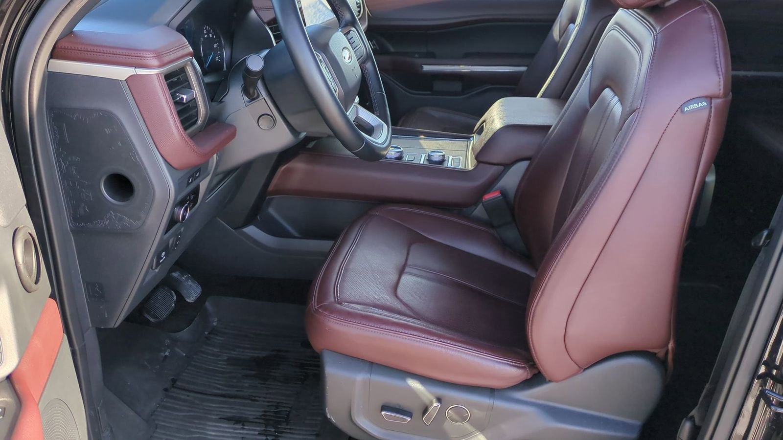 Used 2023 Ford Expedition Limited image 17