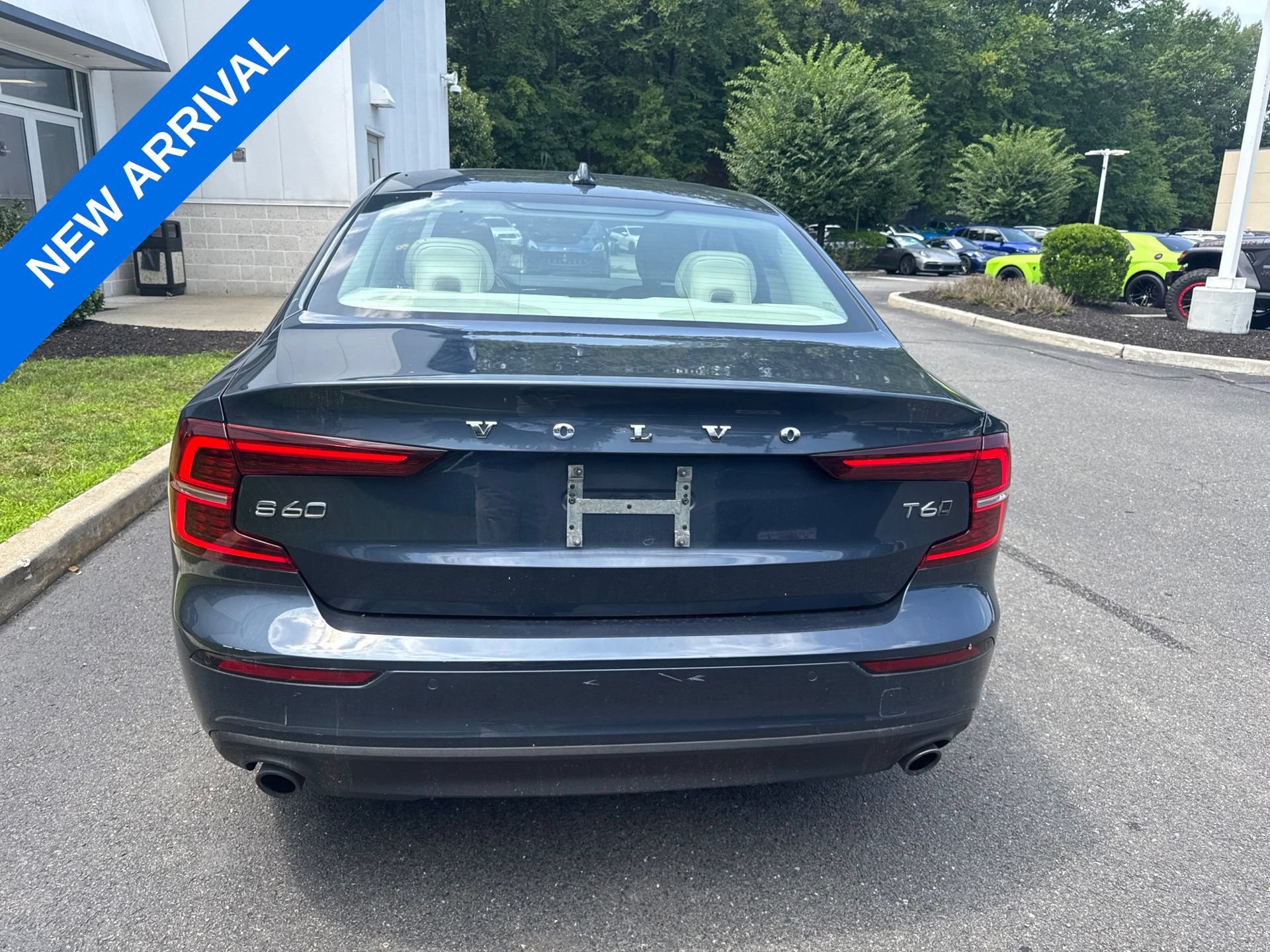 Used 2021 Volvo S60 T6 Momentum w/ Protection Package AWD/4WD image 3