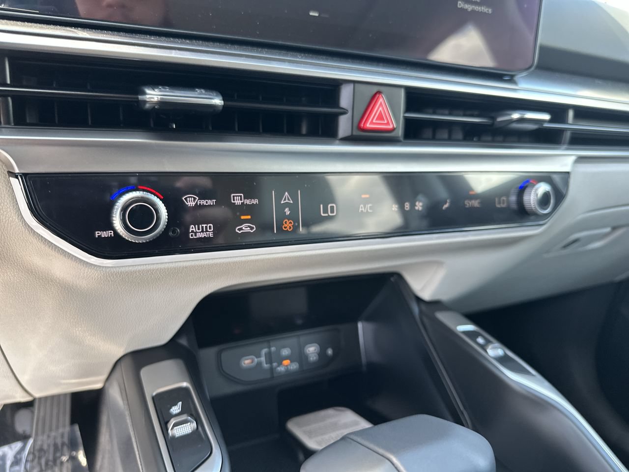 New 2026 Kia Sorento S w/ S Panoramic Sunroof Package FWD image 10
