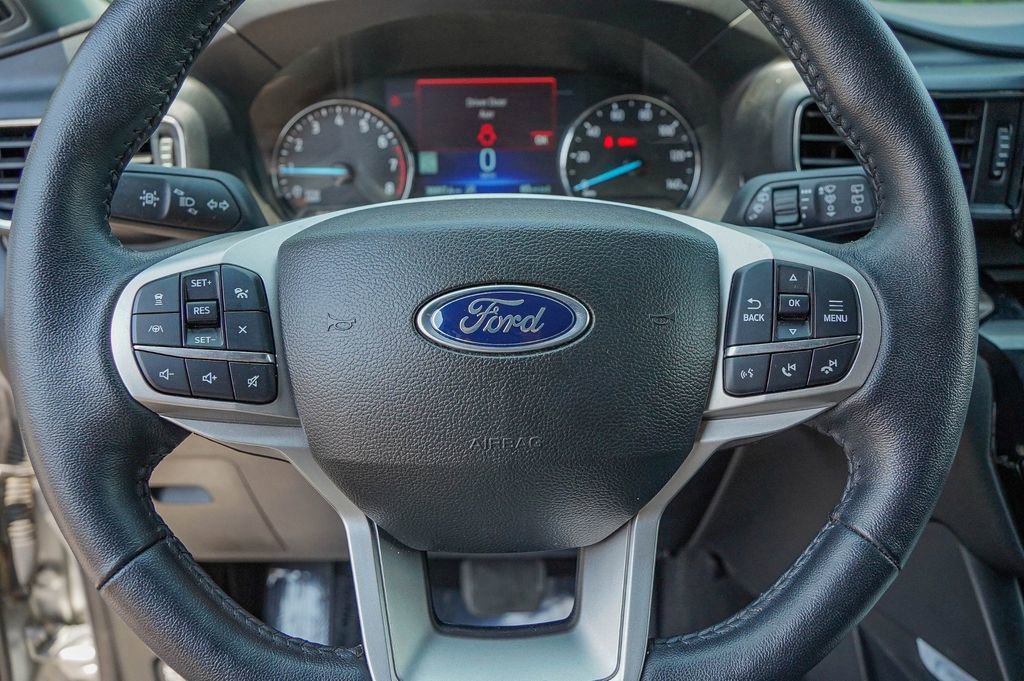 Used 2023 Ford Explorer Limited image 17