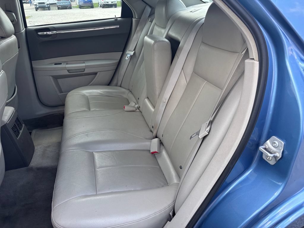 Used 2007 Chrysler 300 Touring RWD image 22