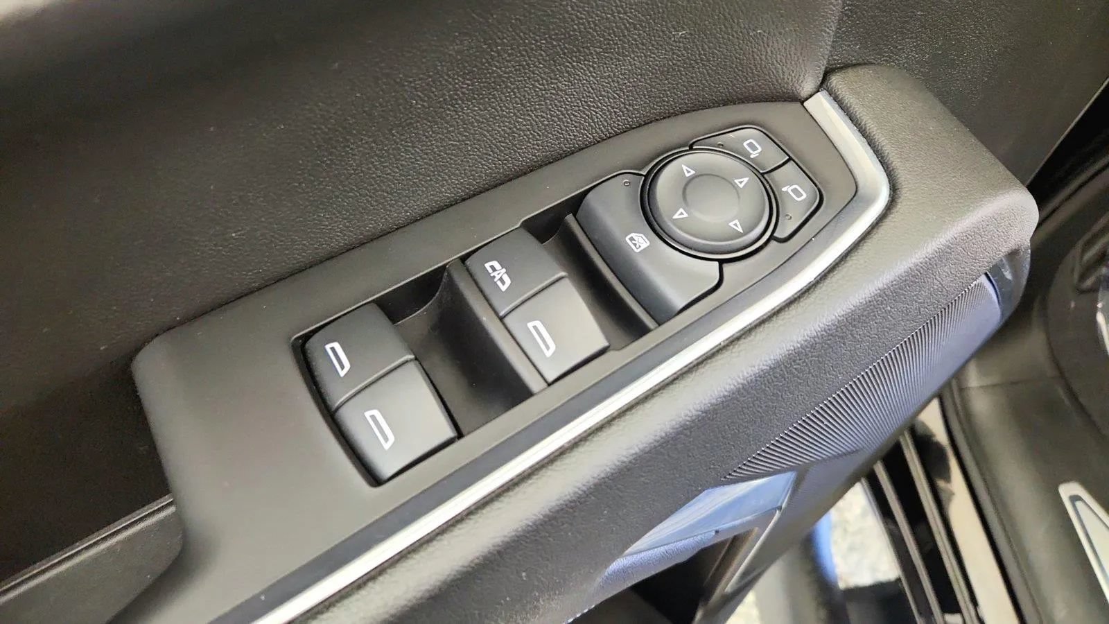 Used 2023 Chevrolet Silverado 1500 RST w/ Rally Edition AWD/4WD image 23