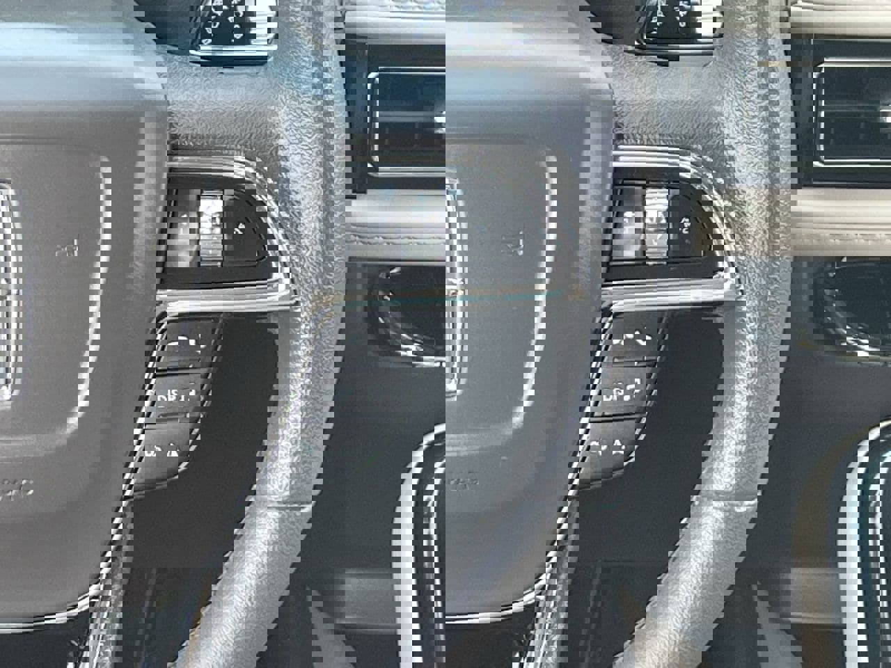 Used 2022 Lincoln Nautilus FWD w/ Premium Package image 21