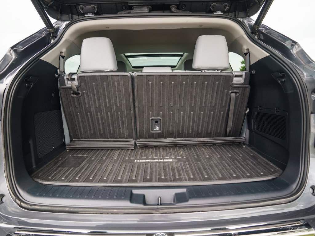 Used 2021 Toyota Highlander Platinum AWD/4WD image 48
