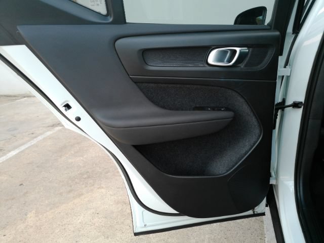 Used 2022 Volvo XC40 P8 Recharge Plus AWD/4WD image 16