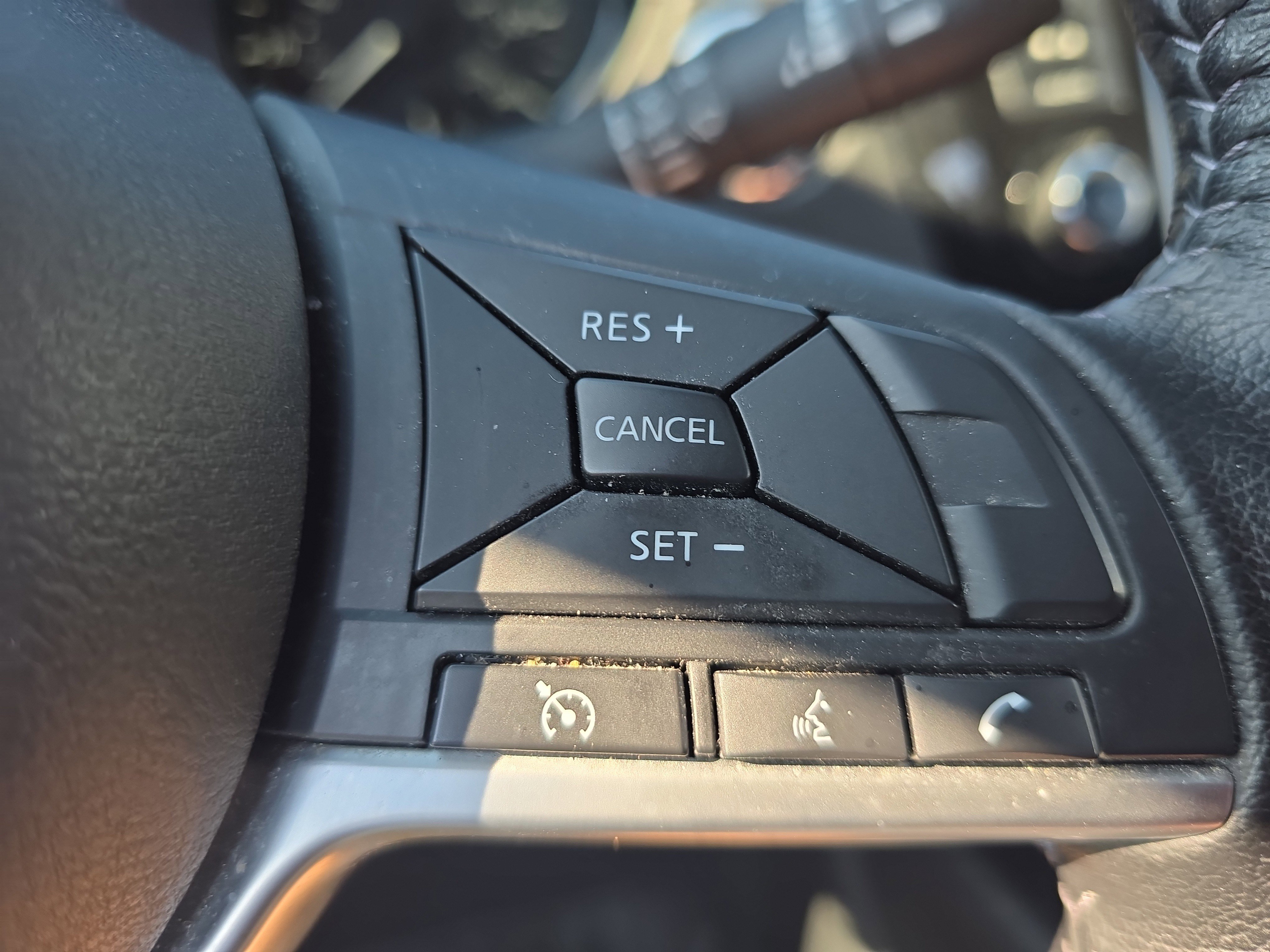 Used 2020 Nissan Rogue SV AWD/4WD image 23