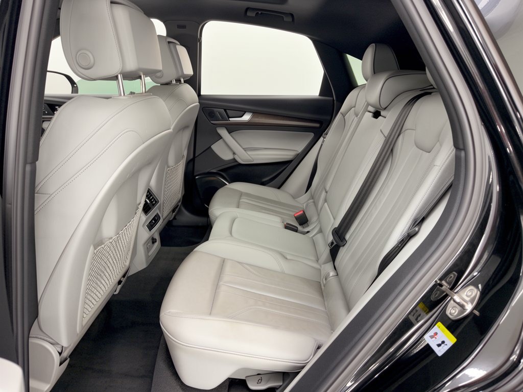 Used 2022 Audi Q5 2.0T Premium Plus w/ Premium Plus Package AWD/4WD image 23