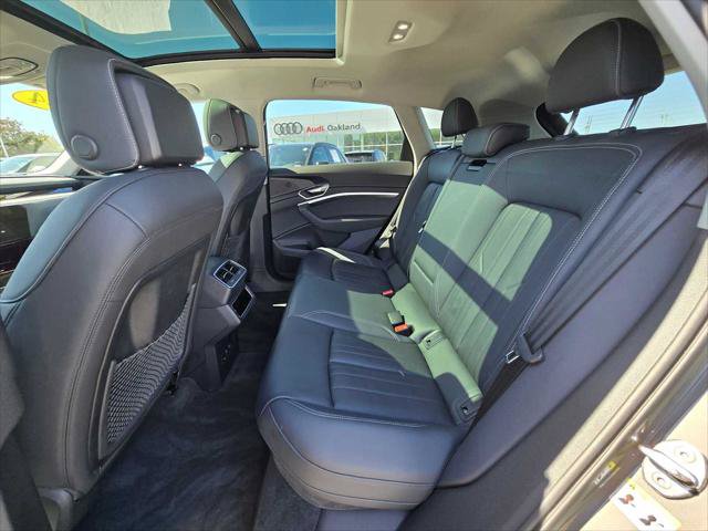 Used 2024 Audi Q8 e-tron Premium AWD/4WD image 16