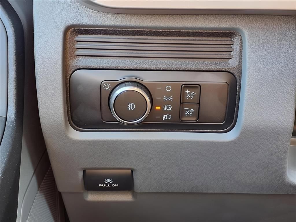 New 2025 Ford F550 4x4 Regular Cab Super Duty image 16