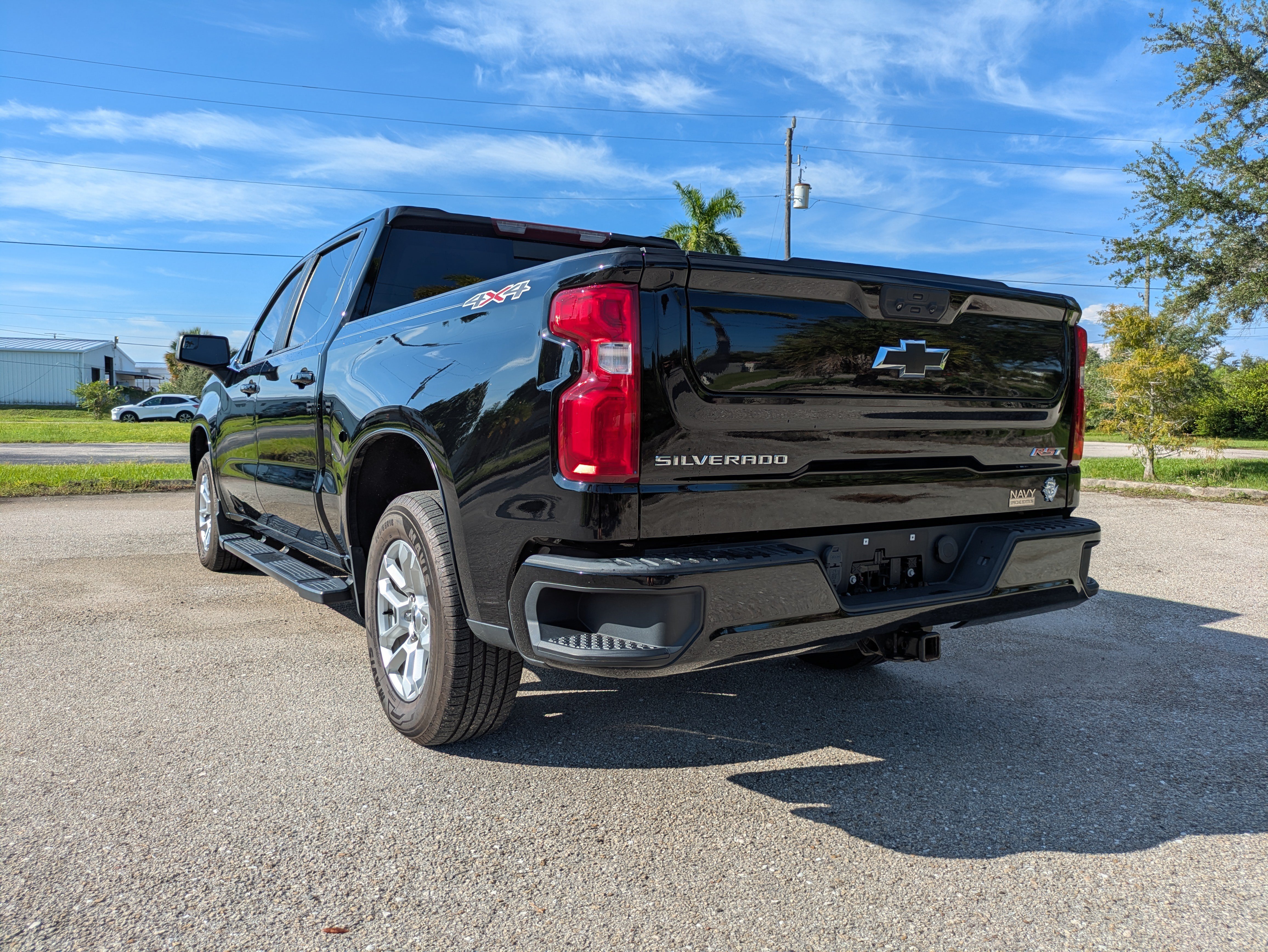 Used 2022 Chevrolet Silverado 1500 RST w/ Convenience Package II AWD/4WD image 6