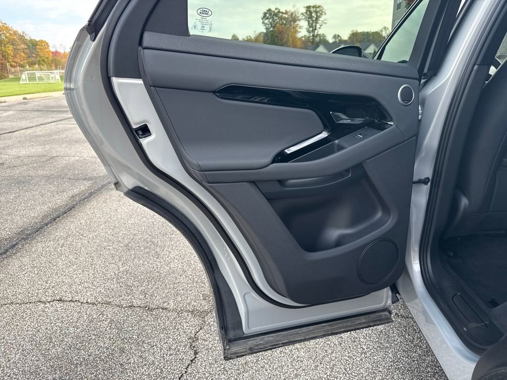 Used 2026 Land Rover Range Rover Evoque S image 15