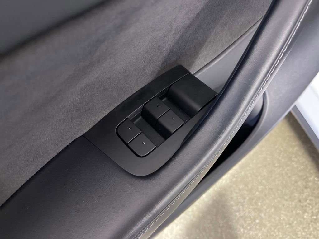 Used 2021 Tesla Model Y Long Range image 18