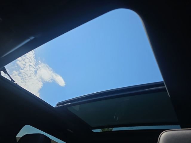 Used 2021 Chevrolet Tahoe RST w/ Luxury Package image 18