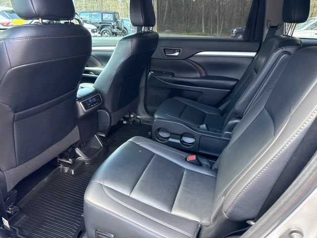 Used 2019 Toyota Highlander XLE AWD/4WD image 13
