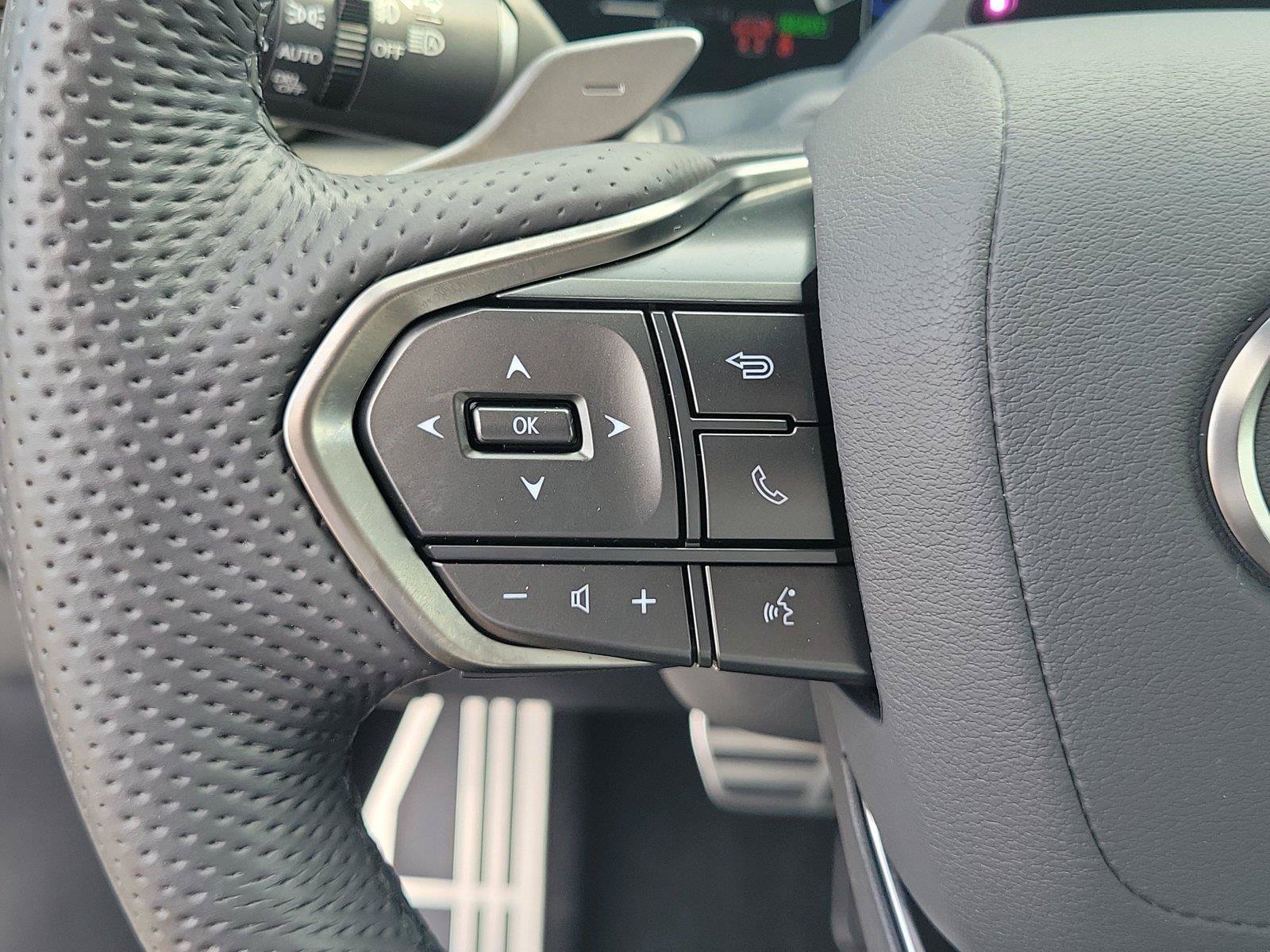 Used 2026 Lexus TX 500h AWD w/ Technology Package image 23