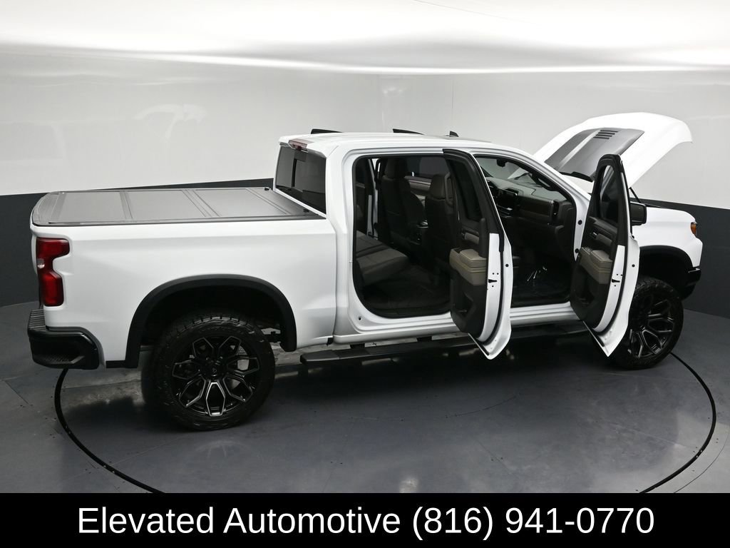 Used 2025 Chevrolet Silverado 1500 ZR2 w/ Technology Package image 34