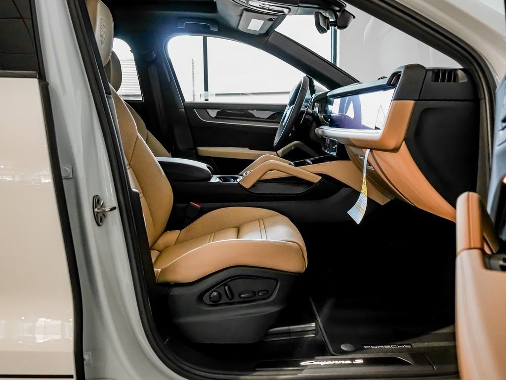 New 2026 Porsche Cayenne S AWD/4WD image 31