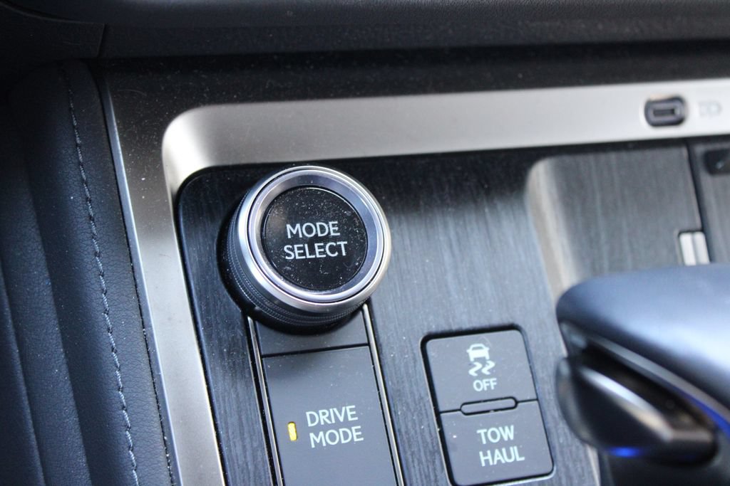 Used 2024 Lexus GX 550 w/ Accessory Package (Z1) AWD/4WD image 21