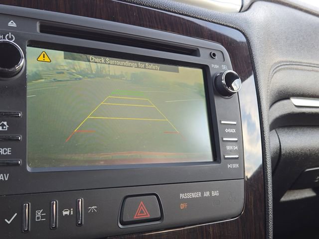 Used 2017 Chevrolet Traverse LT w/ Style and Technology Package FWD image 11