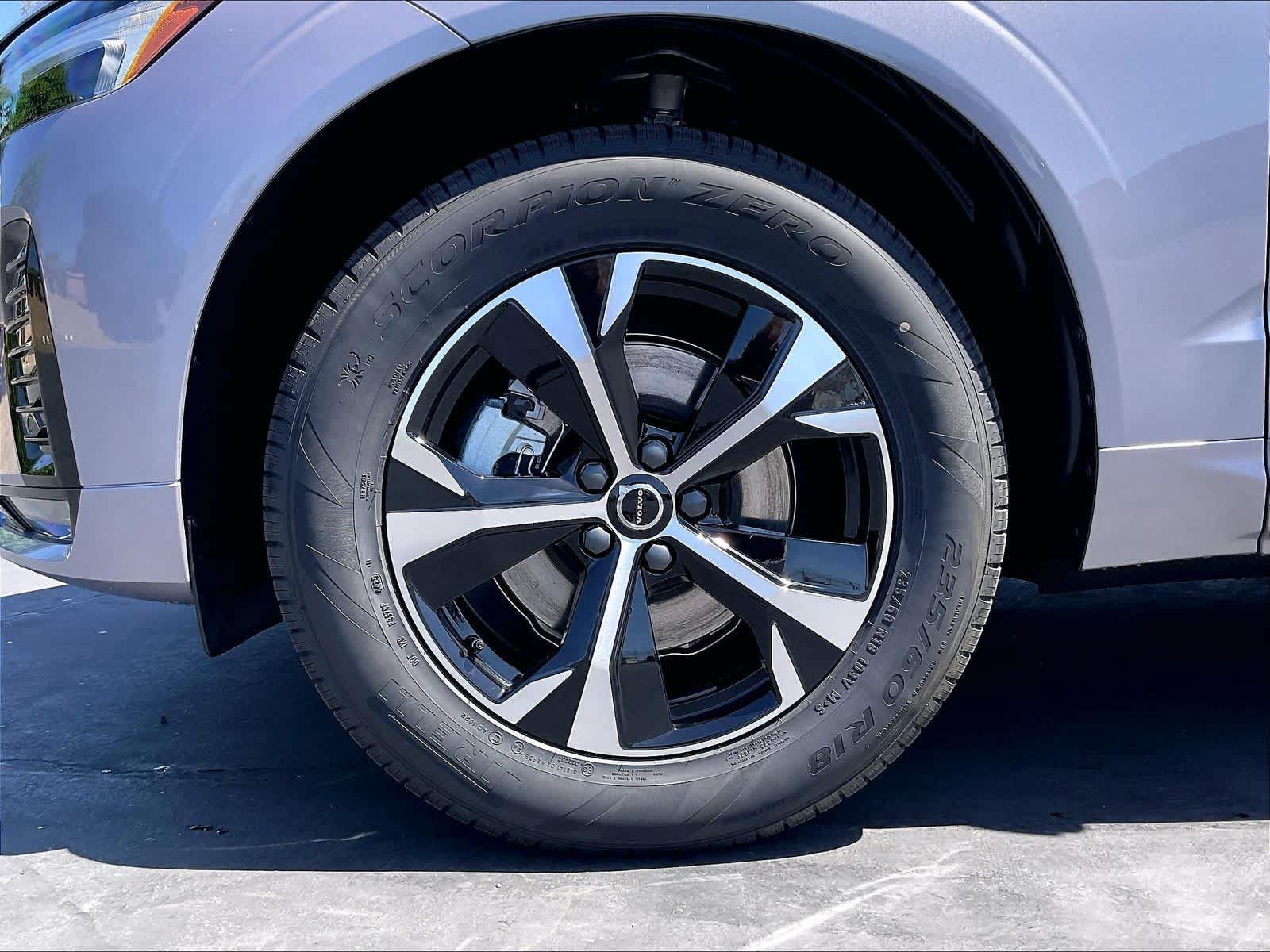 New 2026 Volvo XC60 B5 Core AWD/4WD image 14