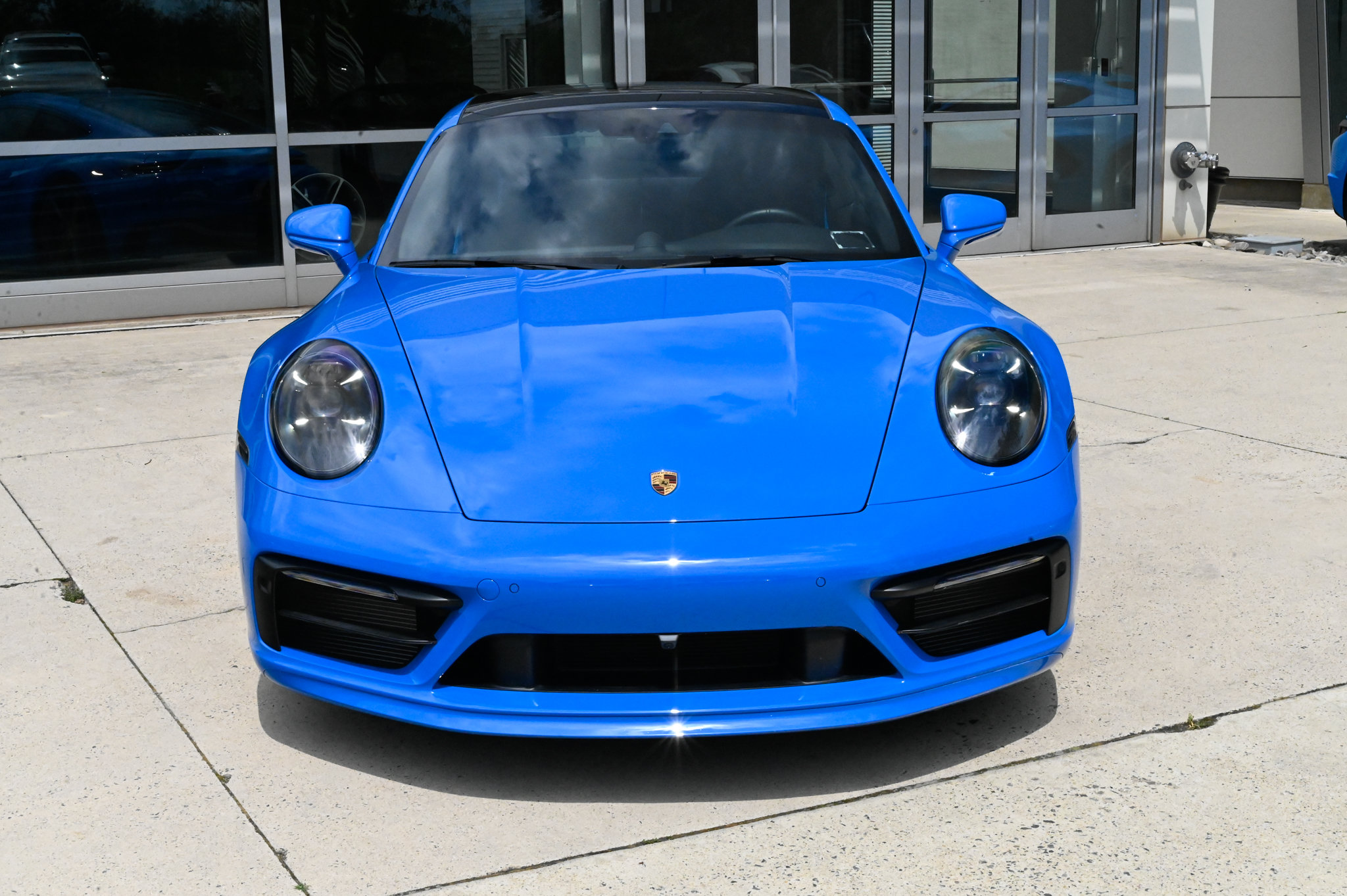 Used 2024 Porsche 911 Carrera S w/ Sportdesign Package RWD image 2