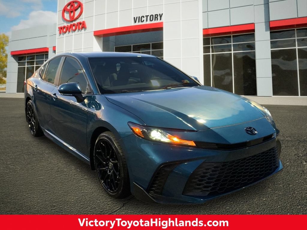 New 2026 Toyota Camry SE FWD image 1