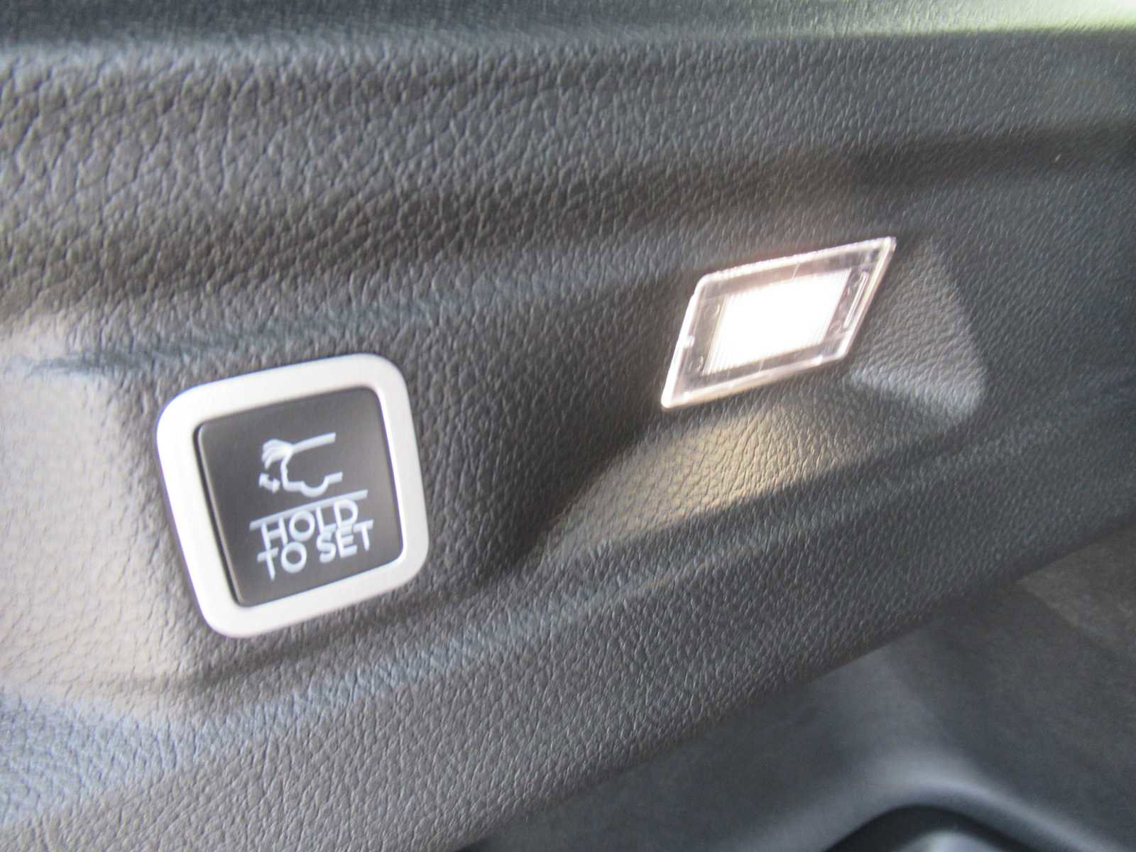 New 2025 Jeep Grand Cherokee L Limited w/ Trailer Tow Package image 7