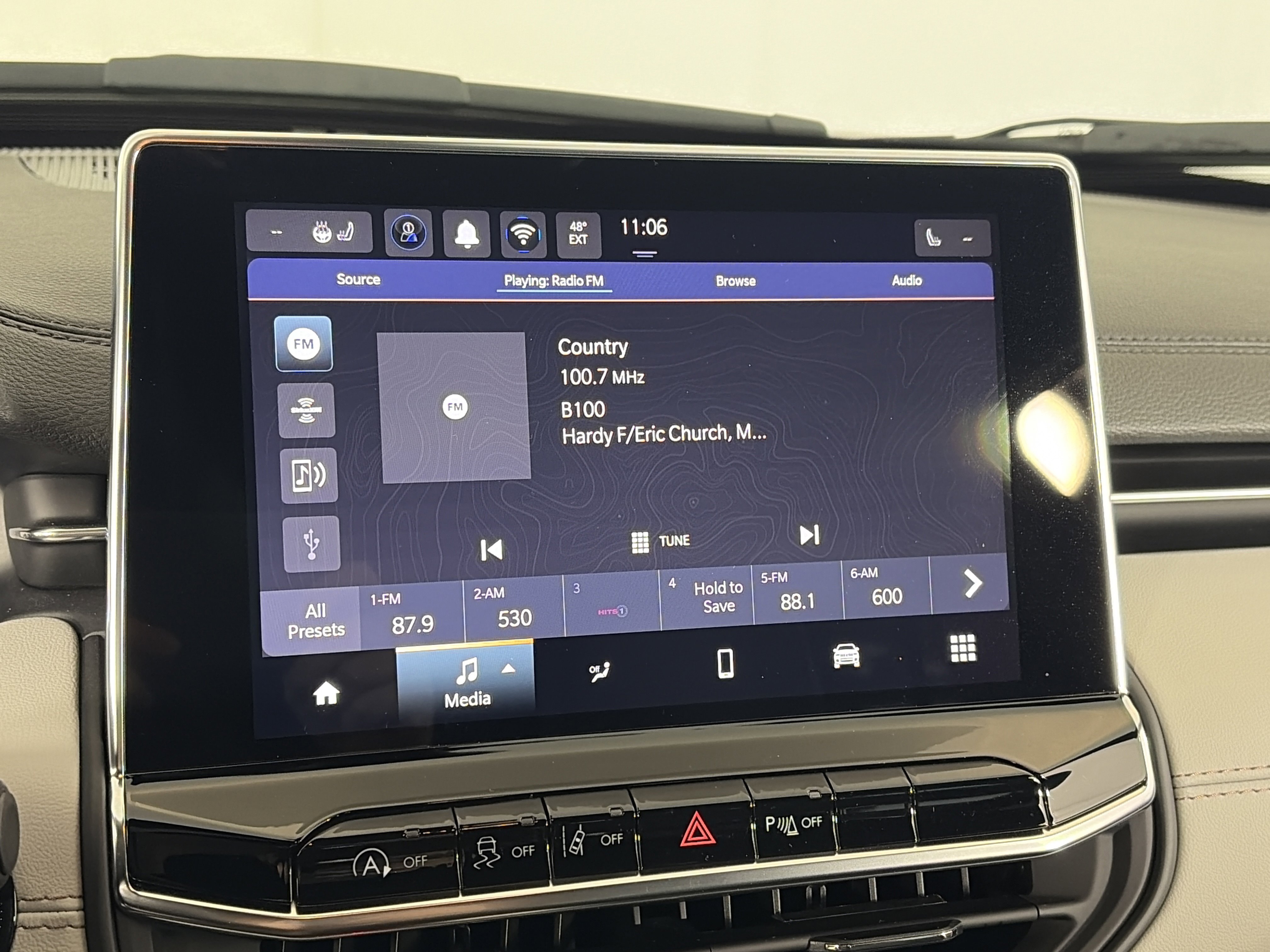 Used 2025 Jeep Compass Limited AWD/4WD image 19