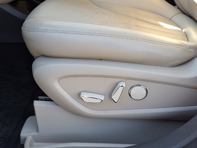 Used 2023 Lincoln Nautilus Reserve w/ Luxury Package AWD/4WD image 18