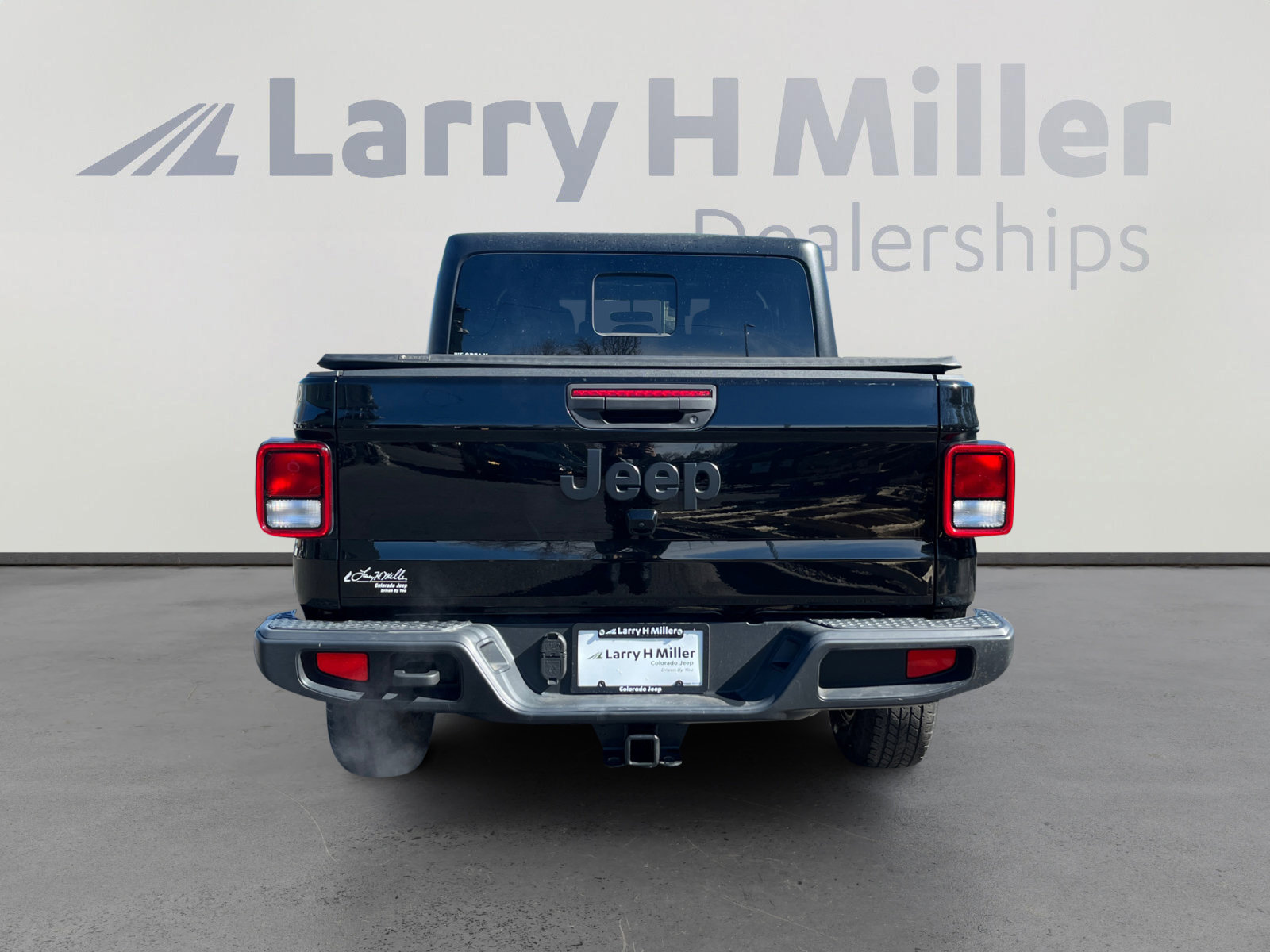 Used 2022 Jeep Gladiator Sport image 4