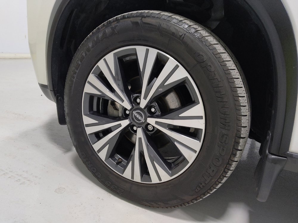 Used 2023 Nissan Rogue SV image 31