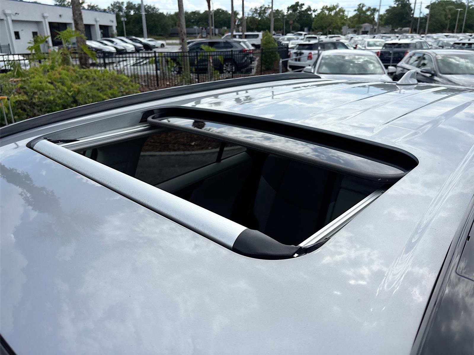 Used 2019 Toyota RAV4 Limited w/ Carpet Mat Package AWD/4WD image 23