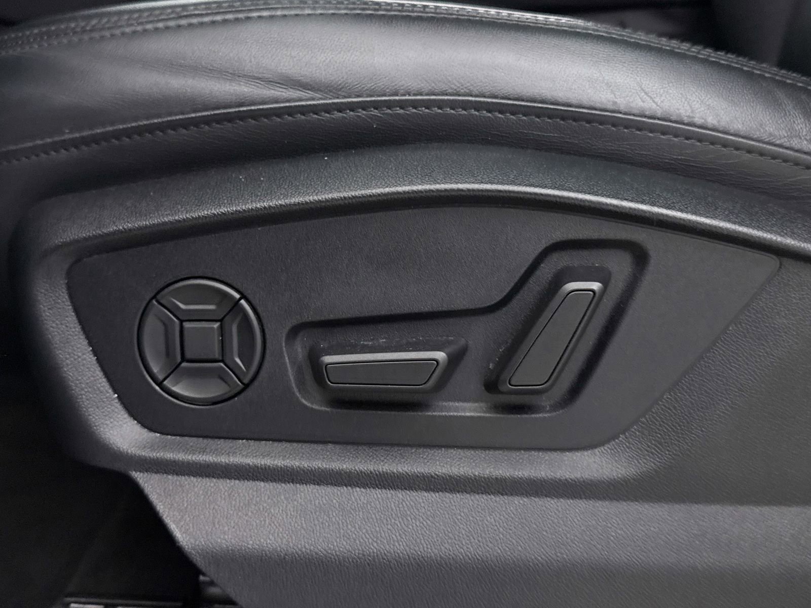 Used 2023 Audi Q7 3.0T Premium Plus AWD/4WD image 28