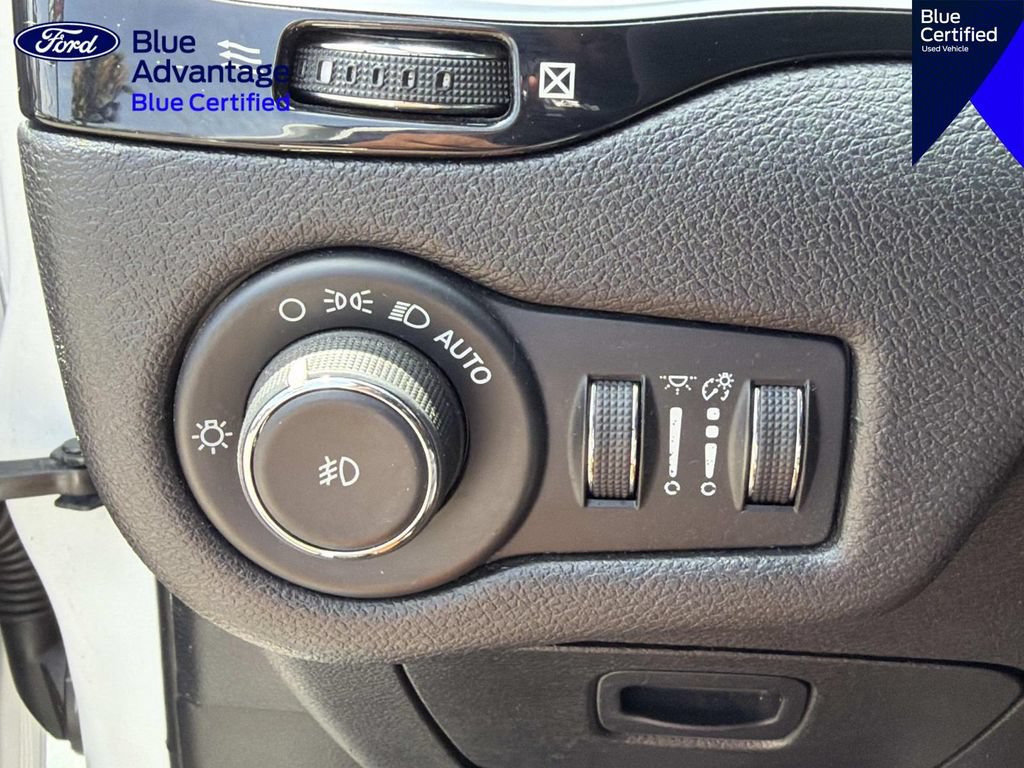 Used 2020 Jeep Cherokee Latitude Plus FWD image 32