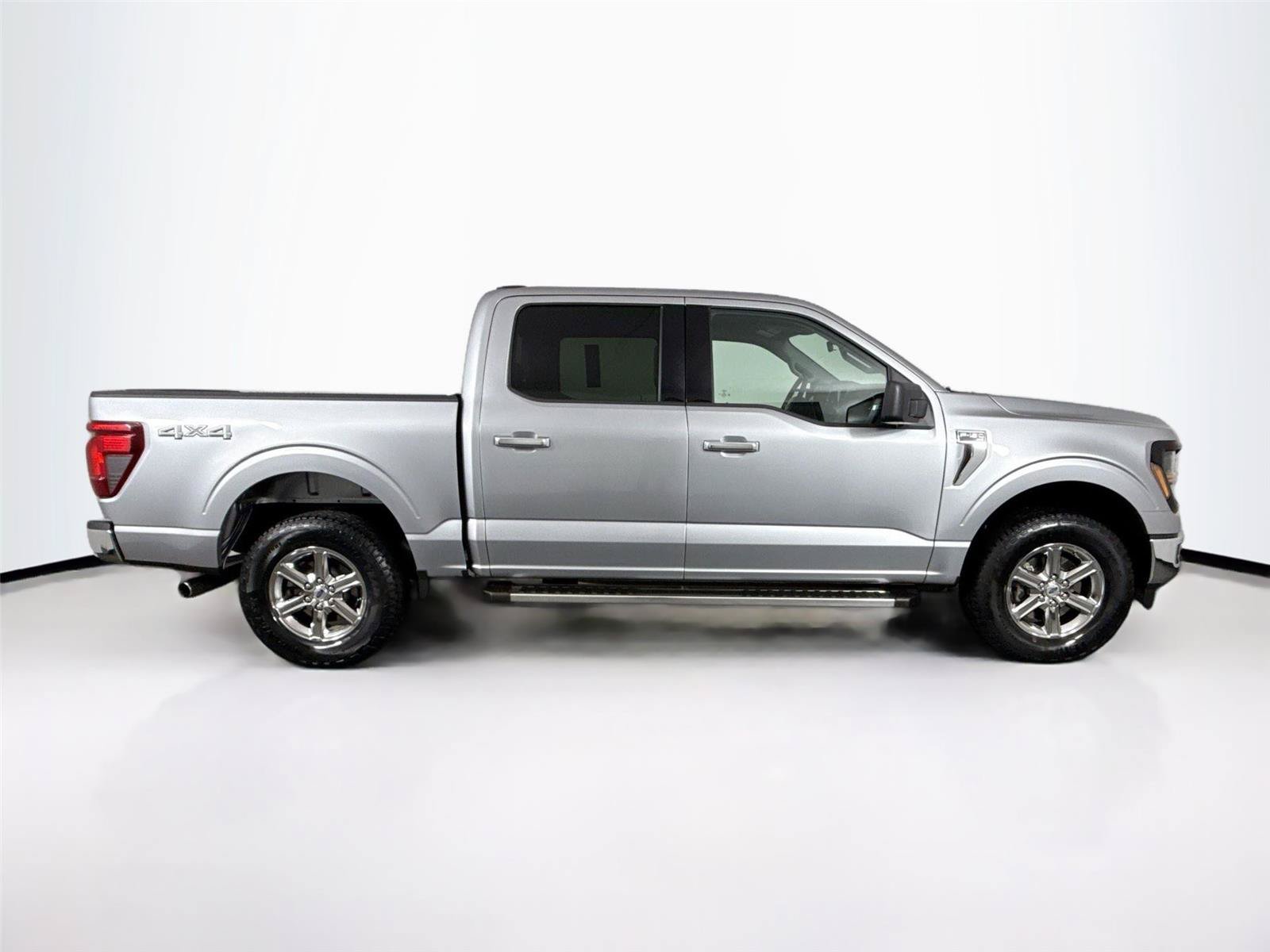 Used 2025 Ford F150 XLT w/ Equipment Group 301A Standard AWD/4WD image 9