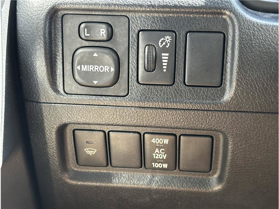 Used 2017 Toyota 4Runner SR5 AWD/4WD image 28