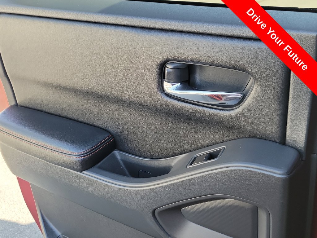 Used 2025 Nissan Frontier Pro-X RWD image 23