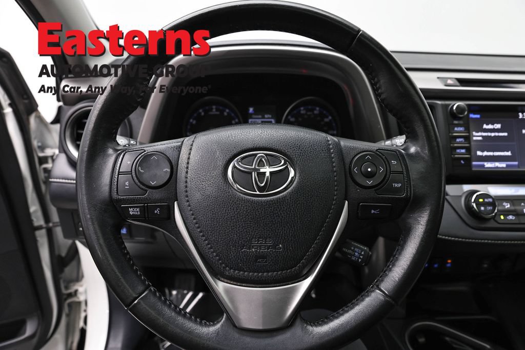 Used 2018 Toyota RAV4 XLE AWD/4WD image 10