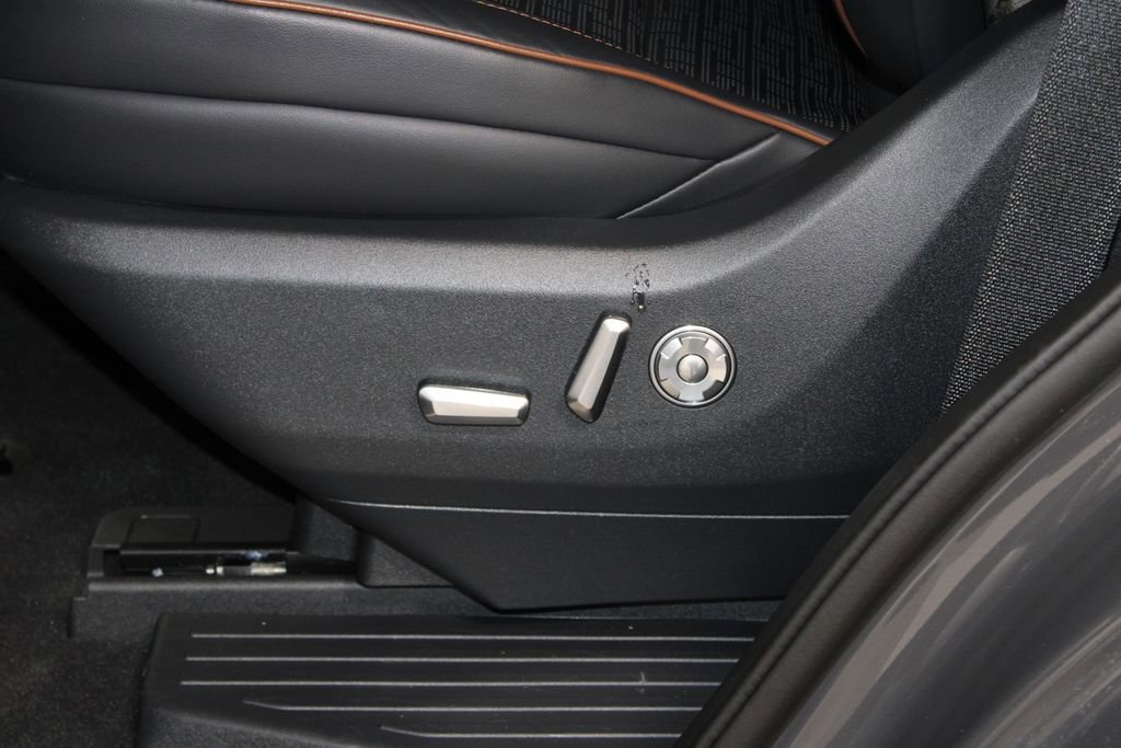 Used 2025 Lincoln Navigator Black Label AWD/4WD image 27