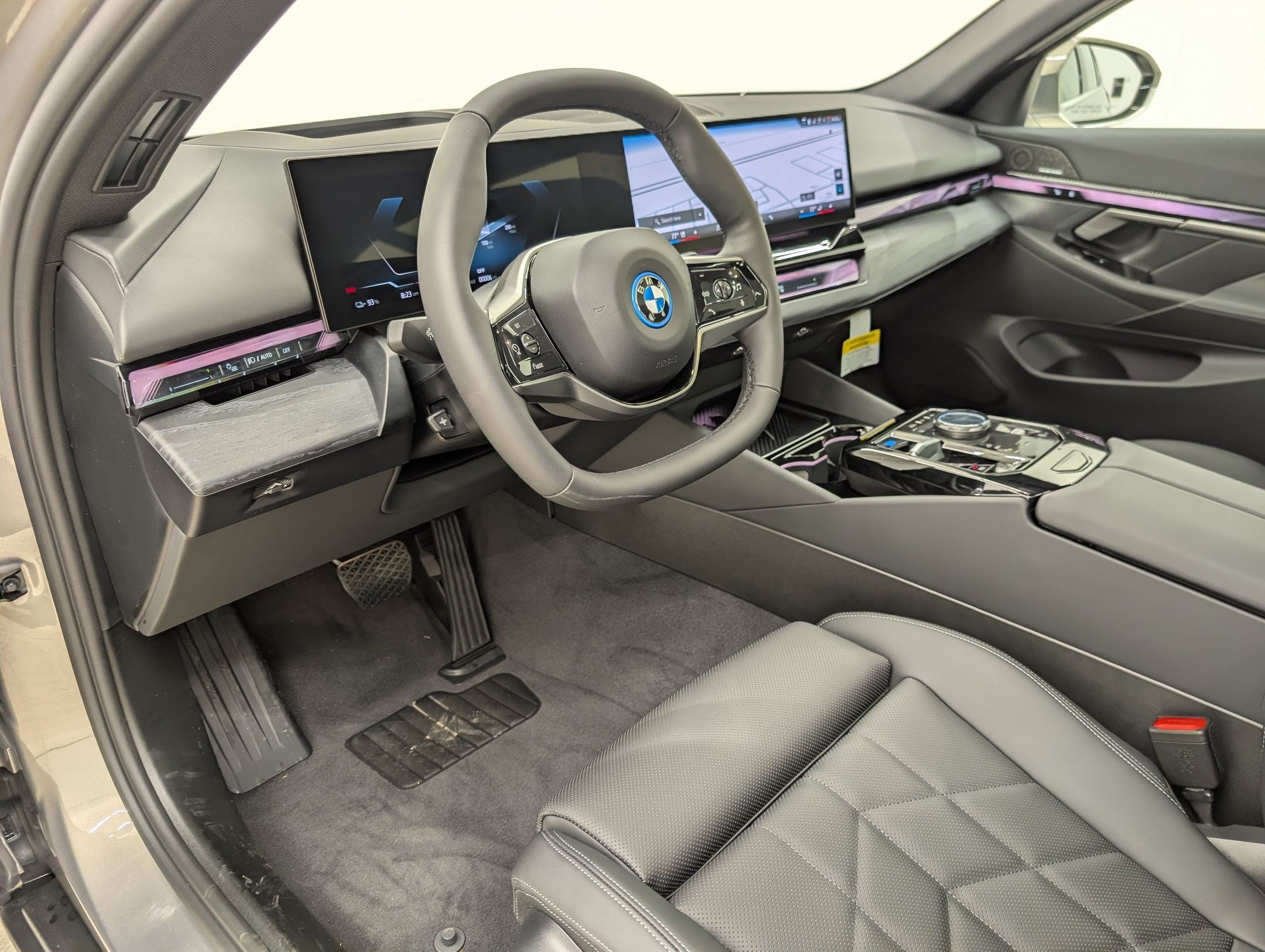 New 2026 BMW i5 eDrive40 w/ Premium Package RWD image 4