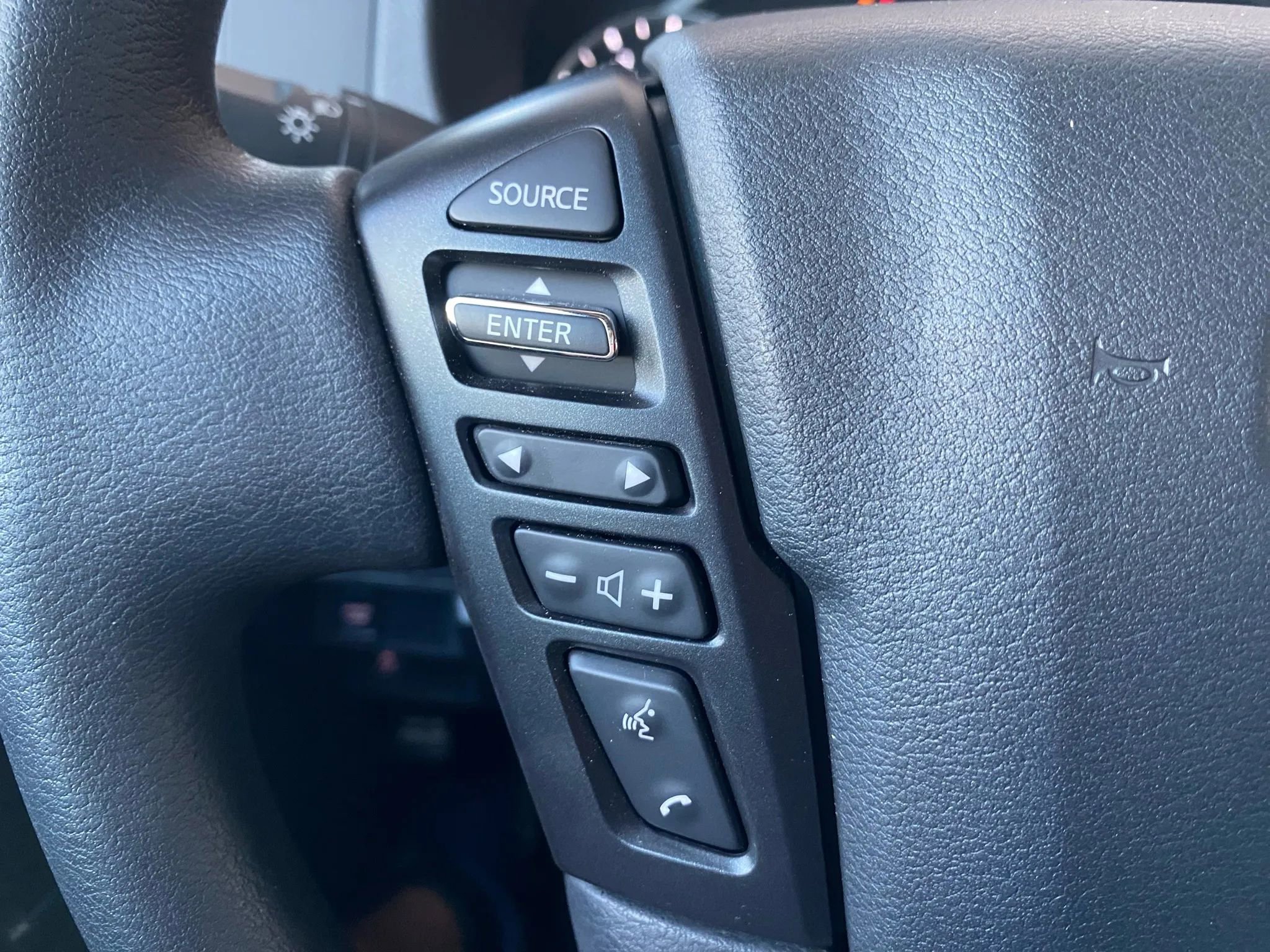 Used 2024 Nissan Frontier S image 13